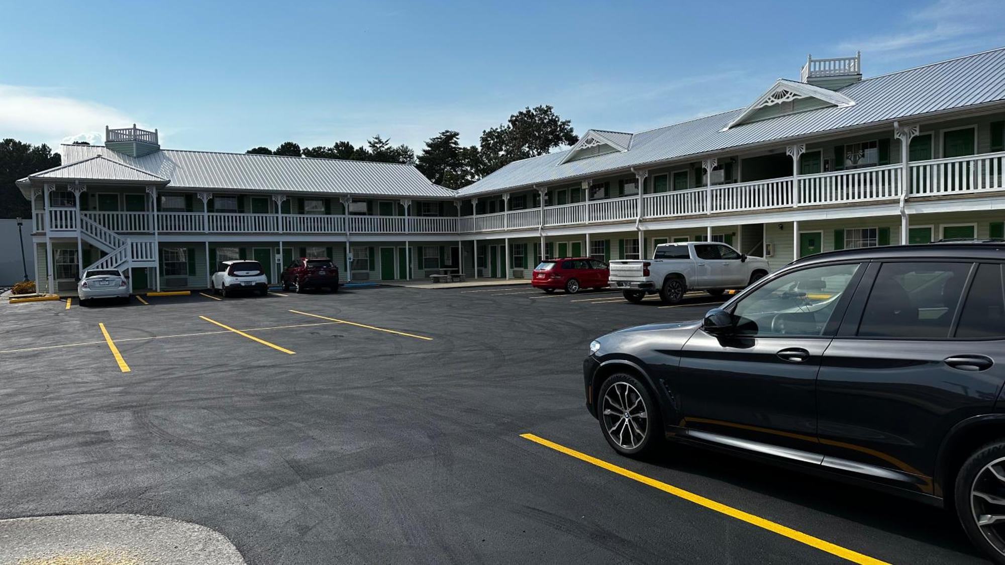 Key West Inn - Chatsworth Exterior photo