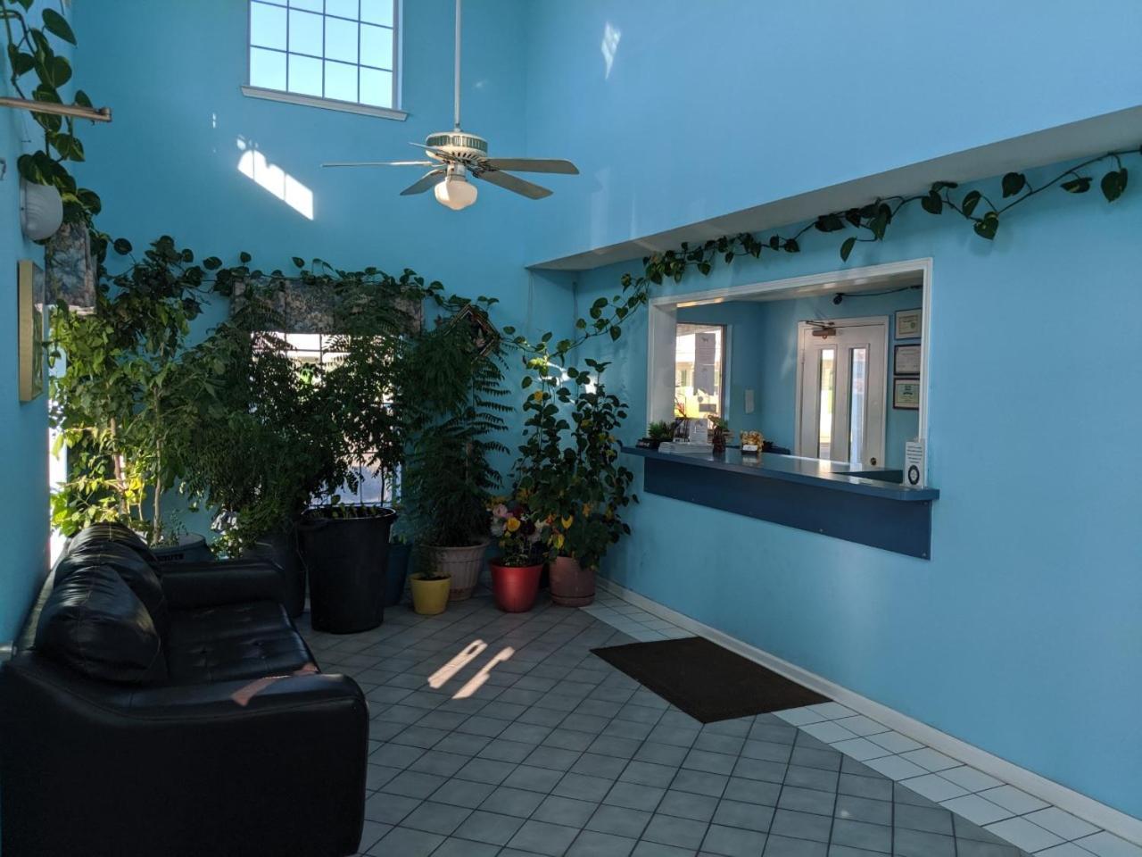 Key West Inn - Chatsworth Exterior photo