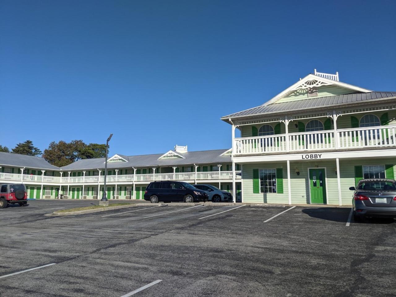 Key West Inn - Chatsworth Exterior photo